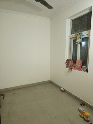Room in 2 BHK Apartment at Amrapali Silicon City, Sector 76 – for Sale