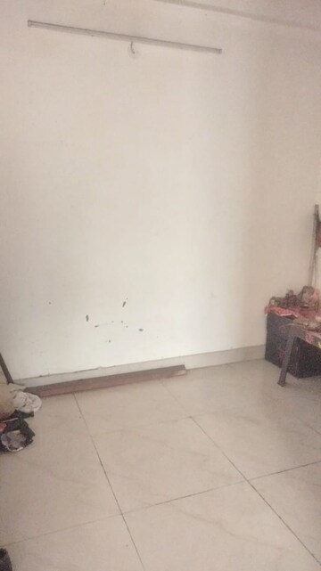 Room in 2.5 BHK Apartment at Aims Golf City, Sector 75 – for Sale