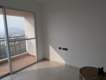 Room in 1 BHK Apartment at Kohinoor Nano Homes, Ravet – for Rent