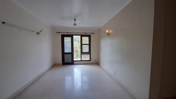 Room in 4 BHK Builder Floor at Greater Kailash ii – for Rent