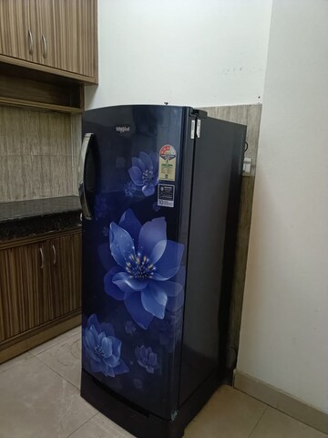 Furnished Amenities in 3 BHK Apartment at Amrapali Silicon City, Sector 76 – for Sale