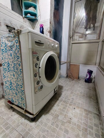 Bathroom in 3 BHK Apartment at Amrapali Silicon City, Sector 76 – for Sale