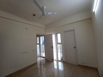 Room in 1 BHK Apartment at Gaur City 2 - 14th Avenue, Sector 16c Greater Noida – for Rent