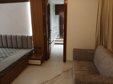 Room in 3.5 BHK Builder Floor at Sector 9 – for Rent