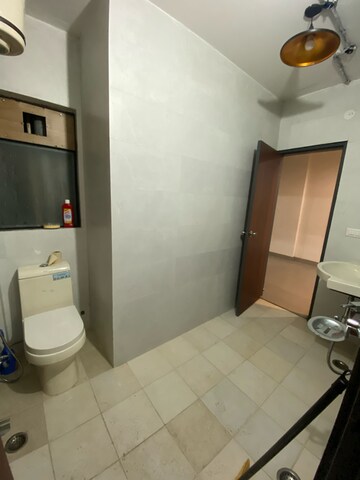Bathroom in 2 BHK Builder Floor at Ansal Plaza Sector-23, Carterpuri – for Rent