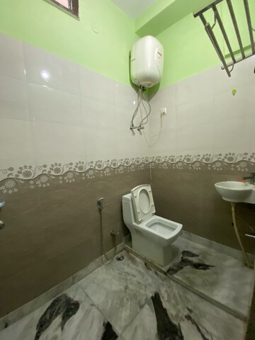 Bathroom in 2 BHK Independent House at Ansal Plaza Gurgaon, Carterpuri – for Rent