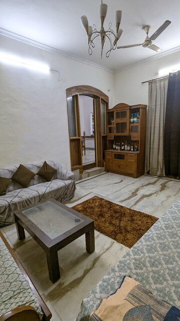 Living Room in 2 BHK Independent House at Ansal Plaza Sector-23, Carterpuri – for Rent