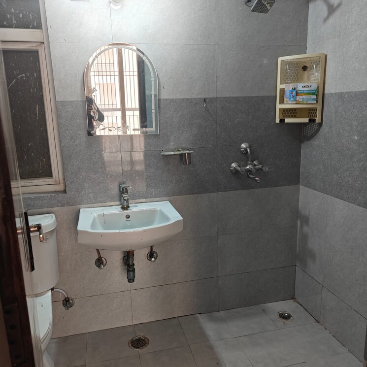 Bathroom, amrapali-riverview 2 Bedroom 845 Sq.Ft. Apartment In Amrapali Leisure Valley Greater Noida 8055703