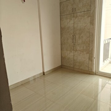 Room in 2 BHK Apartment at Amrapali Riverview, Amrapali Leisure Valley – for Rent
