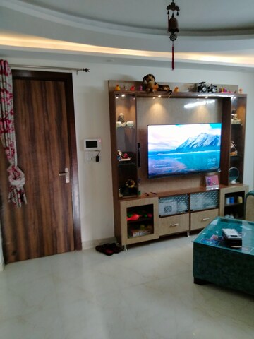 Room in 3 BHK Builder Floor at Anand Vihar – for Rent