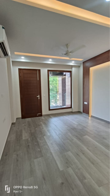 Room in 4 BHK Builder Floor at Ansal Plaza Gurgaon, Carterpuri – for Rent