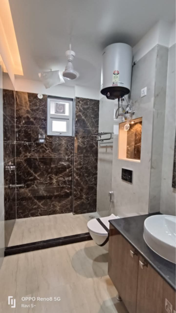 Bathroom in 4 BHK Builder Floor at Ansal Plaza Gurgaon, Carterpuri – for Rent