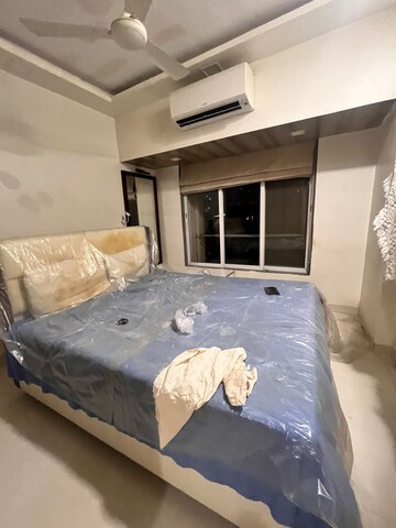 Bedroom in 2 BHK Apartment at Andheri West – for Rent
