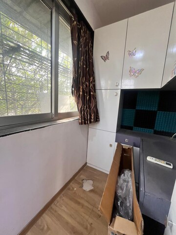 Bedroom in 2 BHK Apartment at Andheri West – for Rent