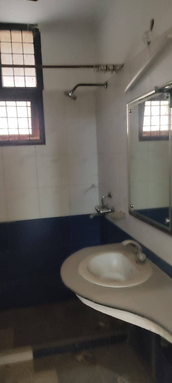 4 BHK + Servant Room,Extra Room Apartment For Sale in Parsvnath Srishti