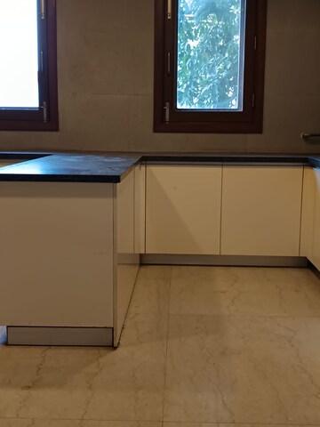 Room in 5 BHK Builder Floor at Greater Kailash I – for Rent