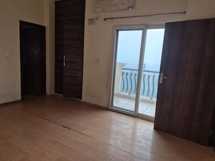 Room, amrapali-zodiac 3 Bedroom 1550 Sq.Ft. Apartment In Sector 120 Noida 8055752