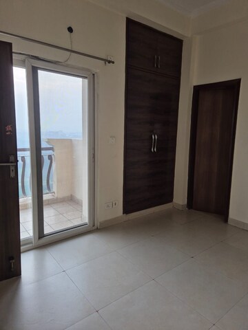 Room in 3 BHK Apartment at Amrapali Zodiac, Sector 120 – for Sale