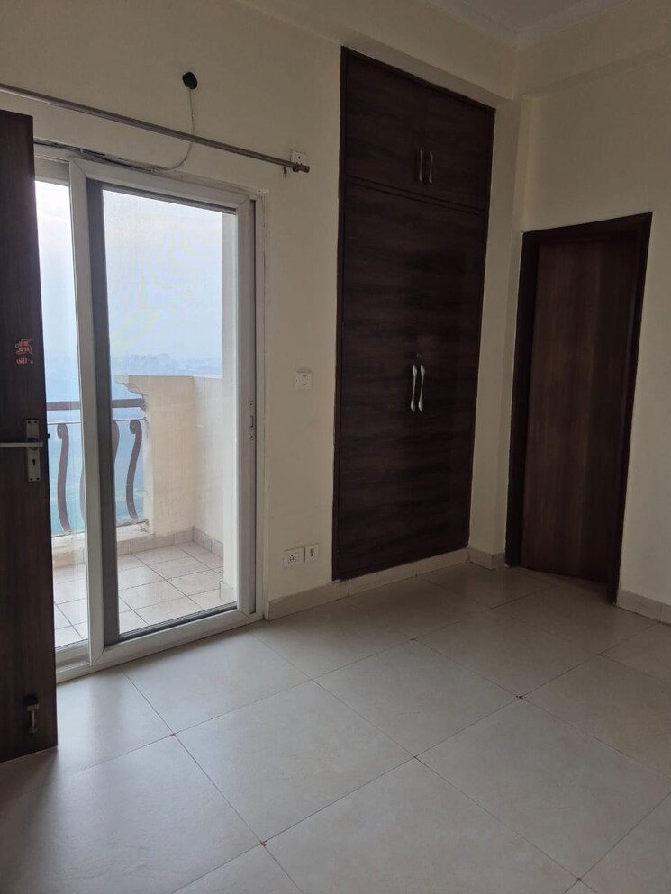 Room, amrapali-zodiac 3 Bedroom 1550 Sq.Ft. Apartment In Sector 120 Noida 8055752