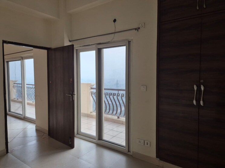 Room, amrapali-zodiac 3 Bedroom 1550 Sq.Ft. Apartment In Sector 120 Noida 8055752