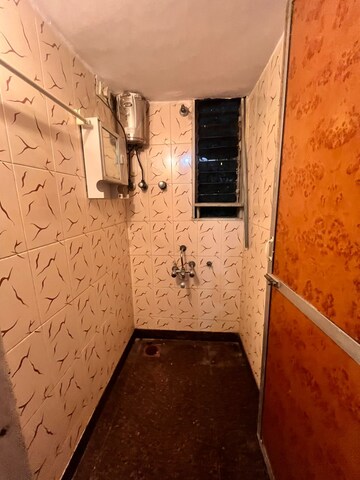 Bathroom in 1 BHK Apartment at Andheri West – for Rent