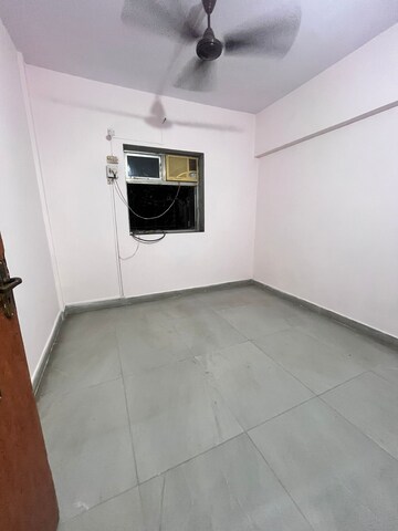 Bedroom in 1 BHK Apartment at Andheri West – for Rent