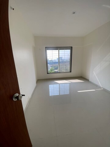 Room in 2 BHK Apartment at Badhekar Krushnakunj, Kothrud – for Rent