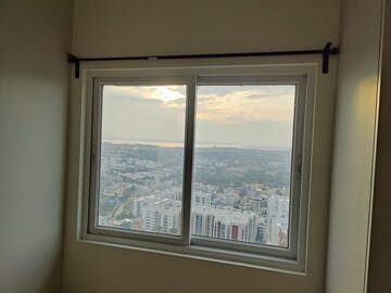 Room in 3.5 BHK Apartment at Prestige Tranquil, Kokapet – for Rent