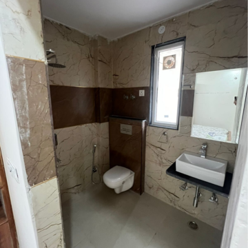 Bathroom in 1 RK Apartment at DLF City Phase III, Dlf Cyber City – for Rent