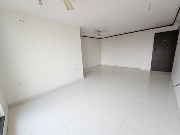 Room in 3 BHK Apartment at Sheth Avalon, Laxmi Nagar – for Rent