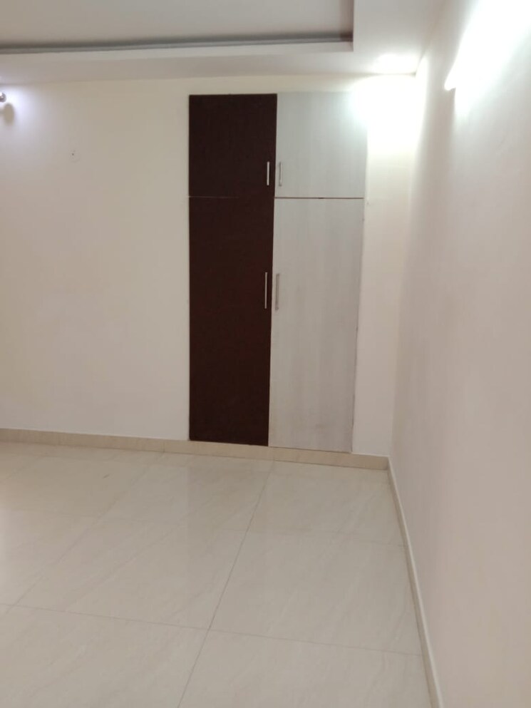Room, green fields colony 4 Bedroom 450 Sq.Ft. Builder Floor In Green Fields Colony Faridabad 8055973