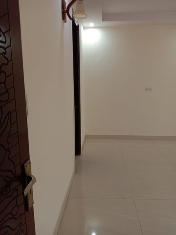 Building Lobby in 4 BHK Builder Floor at Green Fields Colony – for Rent
