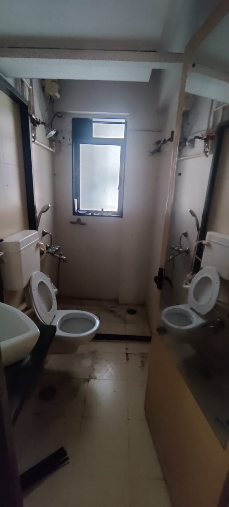 Bathroom, poonam-jewel 2 Bedroom 810 Sq.Ft. Apartment In Poonam Nagar Mumbai 8056012