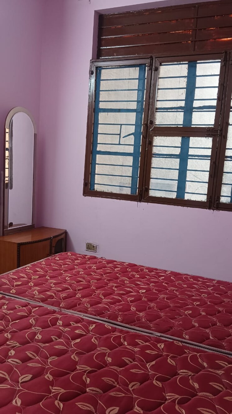 Bedroom, anand vihar 3 Bedroom 1100 Sq.Ft. Builder Floor In Anand Vihar Ghaziabad 8056014
