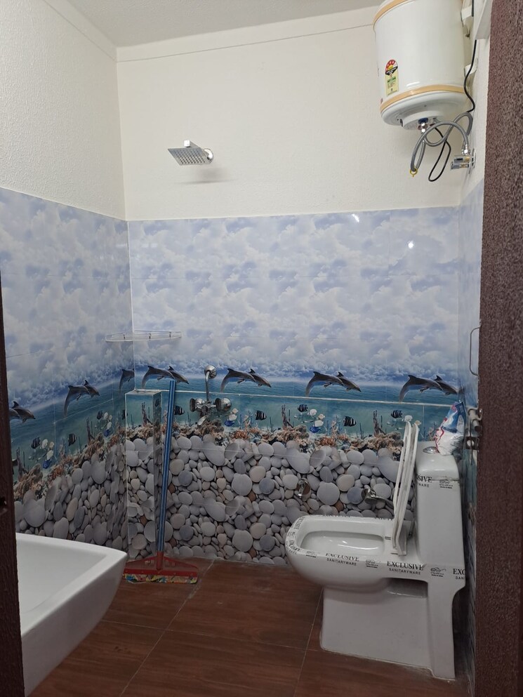 Bathroom, anand vihar 3 Bedroom 1100 Sq.Ft. Builder Floor In Anand Vihar Ghaziabad 8056014
