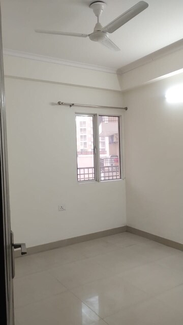 Room in 2 BHK Apartment at JM Florence, Tech Zone 4 Greater Noida – for Sale