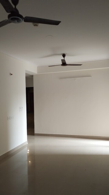 Room in 2 BHK Apartment at JM Florence, Tech Zone 4 Greater Noida – for Sale