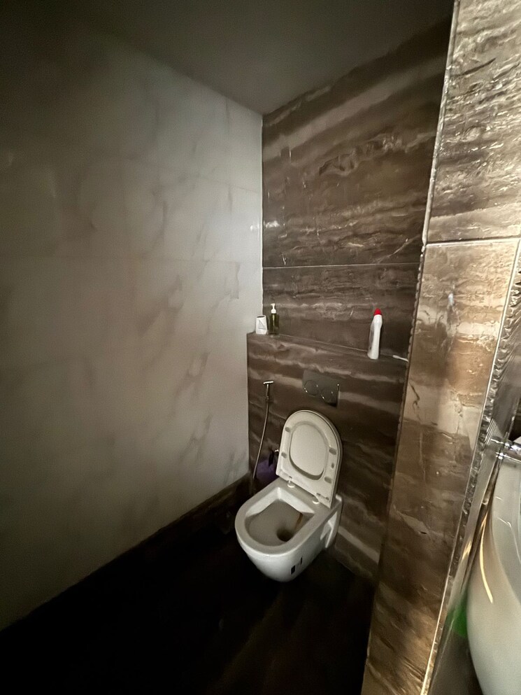 Bathroom, eldeco-utopia 3 Bedroom 1790 Sq.Ft. Apartment In Sector 93a Noida 8056093