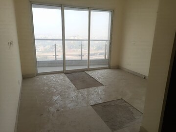 Room in 3 BHK Apartment at Eldeco Olympia, Sector 93a – for Sale