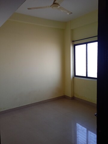 Room in 2 BHK Apartment at Besa – for Rent
