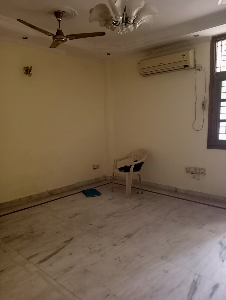 Room, lajpat nagar ii 2 Bedroom 900 Sq.Ft. Builder Floor In Lajpat Nagar ii Delhi 8056199