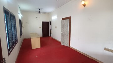 Room in  Office Space at Vytilla – for Rent