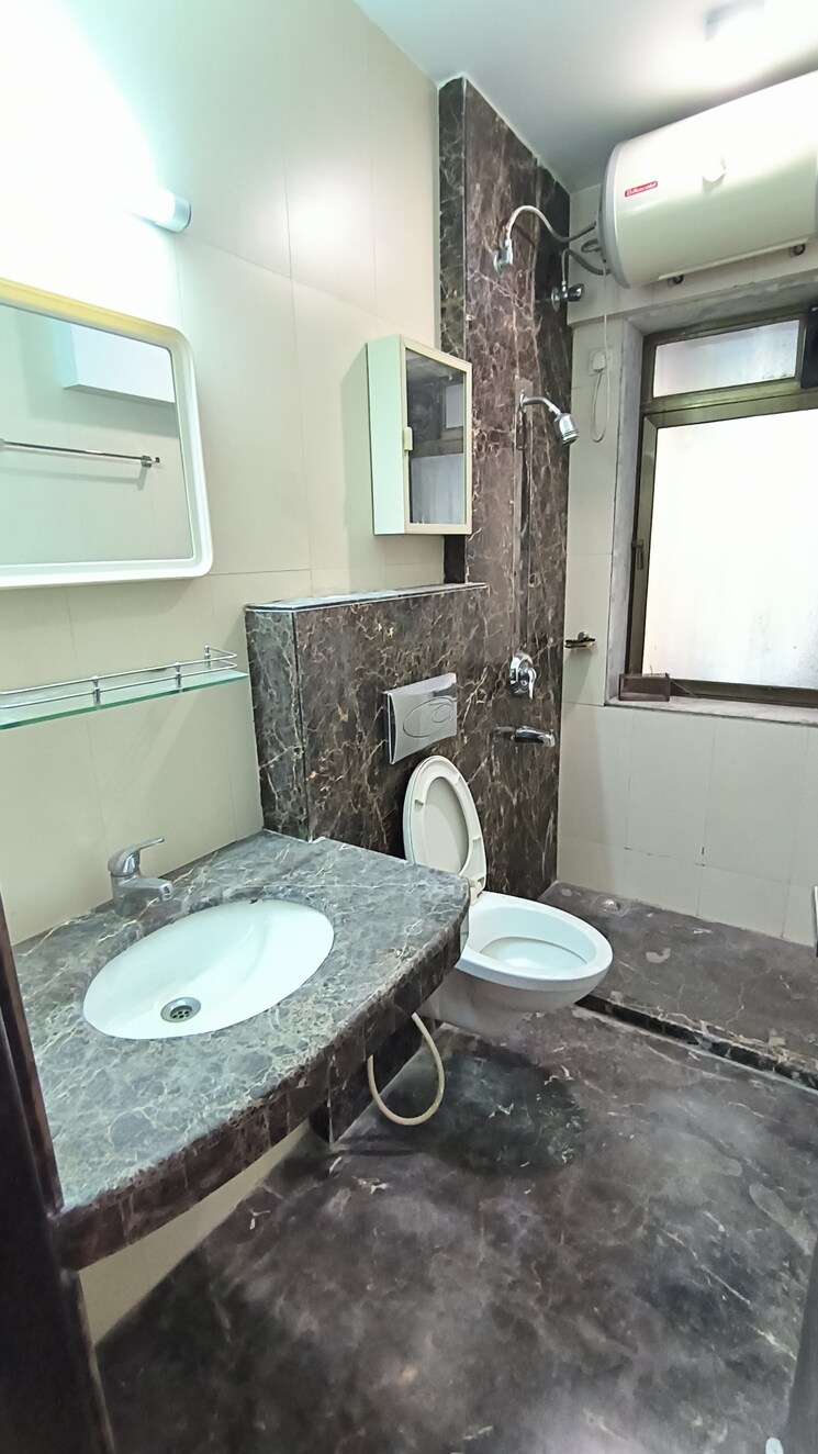 Bathroom, aristo-pearl-residency 3 Bedroom 1300 Sq.Ft. Apartment In Prabhadevi Mumbai 8056203