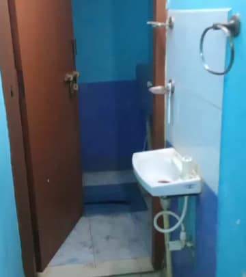 Bathroom in 2 BHK Independent House at Aliganj – for Rent