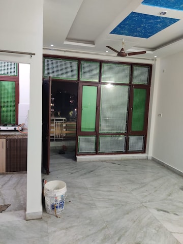 Room in 2 BHK Builder Floor at Super MIG, Sector 105 – for Rent