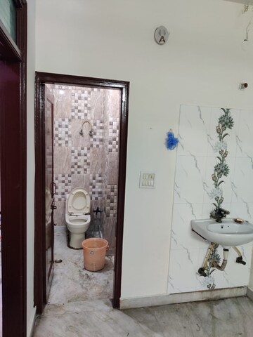Bathroom in 2 BHK Builder Floor at Super MIG, Sector 105 – for Rent