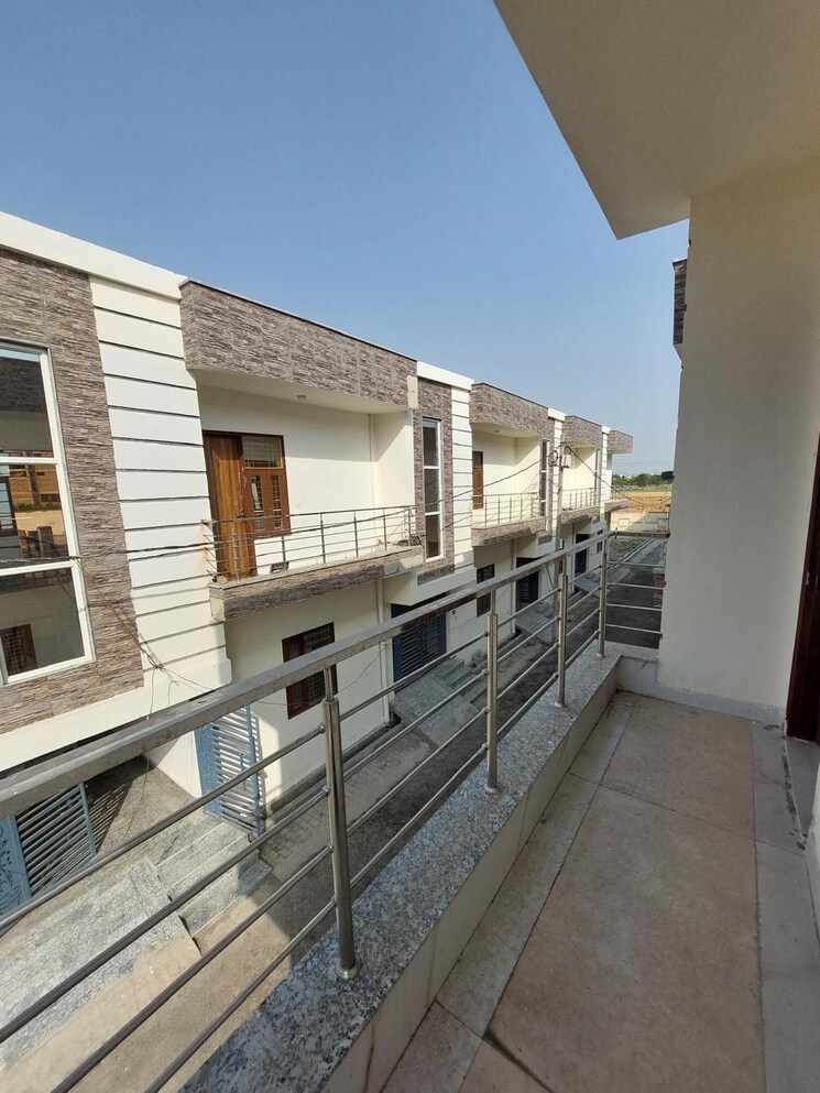 Balcony, meerut cantt 3 Bedroom 110 Sq.Yd. Independent House In Meerut Cantt Meerut 8056246