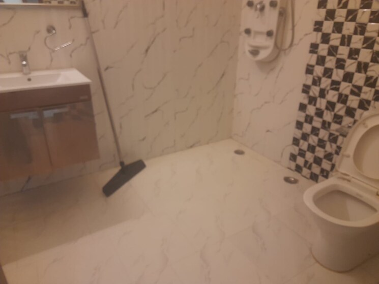 Bathroom, east of kailash 3 Bedroom 160 Sq.Yd. Builder Floor In East Of Kailash Delhi 8056254