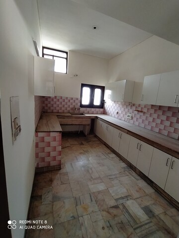 2 BHK Independent House For Rent in Sector 7