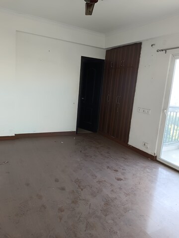 Room in 3 BHK Apartment at Saviour Park, Mohan Nagar – for Rent